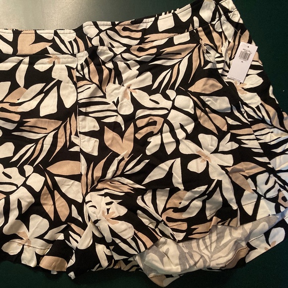 Island Print Old Navy Shorts size XL - NWT - Picture 1 of 2